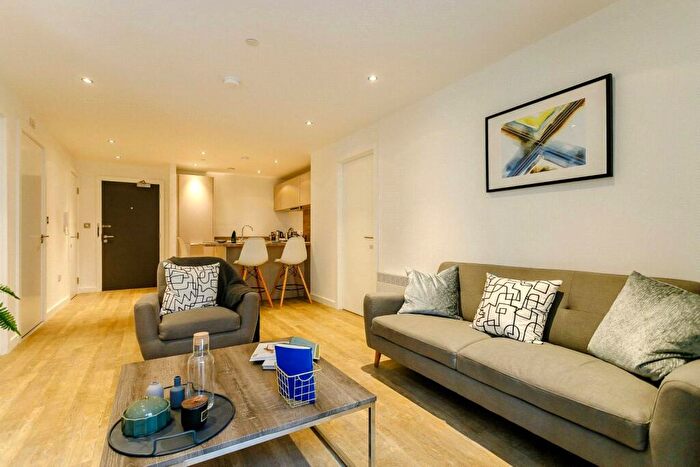 2 Bedroom Apartment To Rent In The Priory Queensway, Birmingham, West Midlands, B4