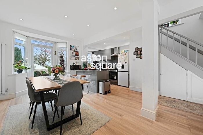 3 Bedroom Semi Detached House For Sale In Selborne Gardens, London, NW4