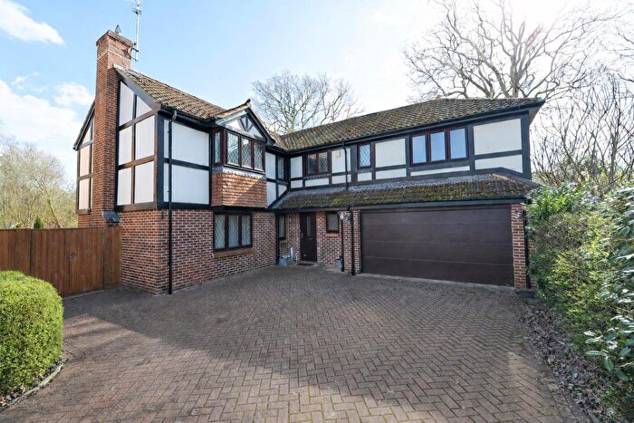 5 Bedroom Detached House For Sale In Forest Dean, Fleet, GU51