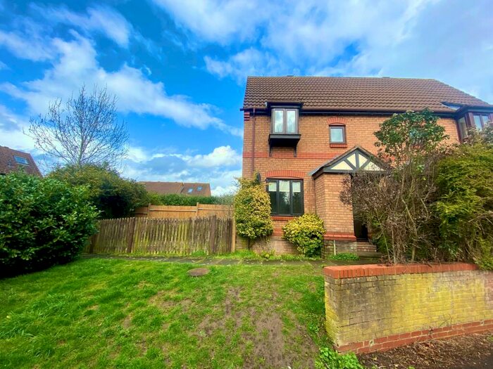 1 Bedroom House To Rent In Devoil Close, GU4