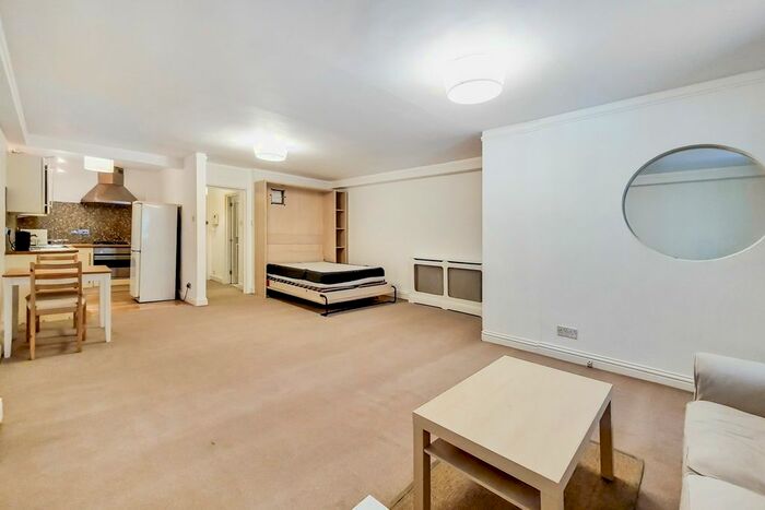 Studio To Rent In La Residence, Marlborough Place, St Johns Wood, London, NW8