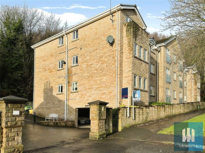 2 Bedroom Flat To Rent In Revive Court, Bradford Road, Fartown, Huddersfield, HD2