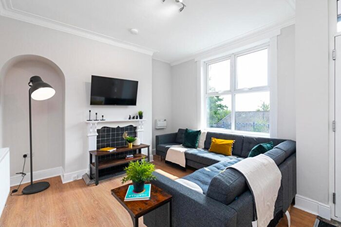 5 Bedroom House To Rent In Clarkson View, Leeds, LS6