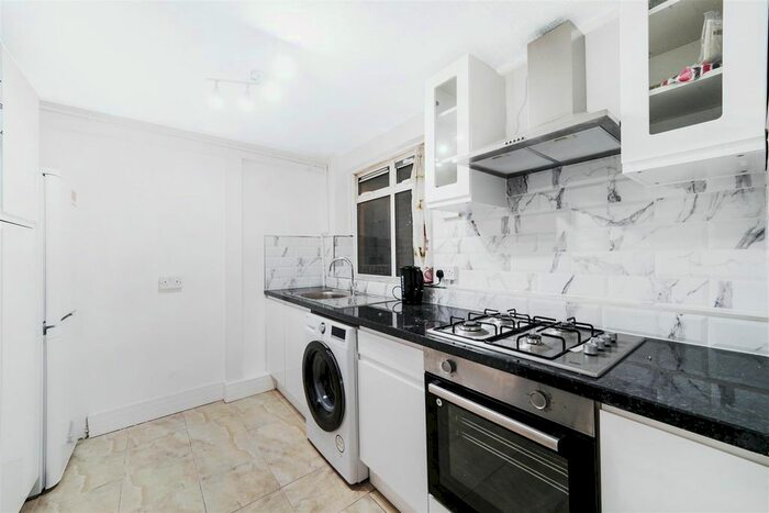 2 Bedroom Flat To Rent In Regina Road, London, SE25
