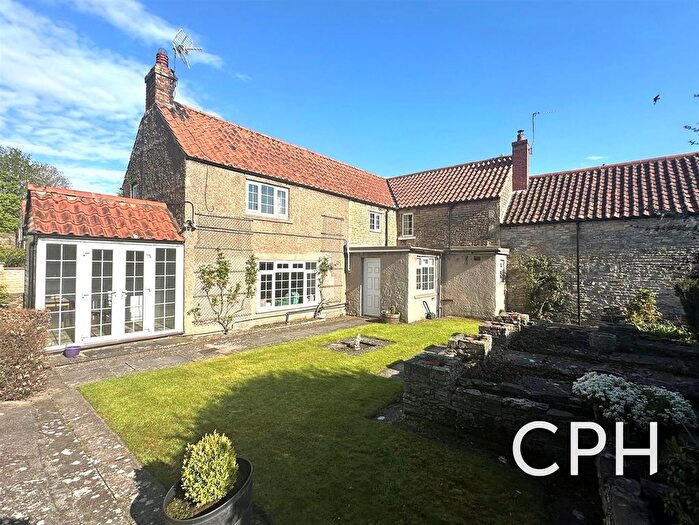 5 Bedroom Property For Sale In Cayley Lane, Brompton-By-Sawdon, Scarborough, YO13