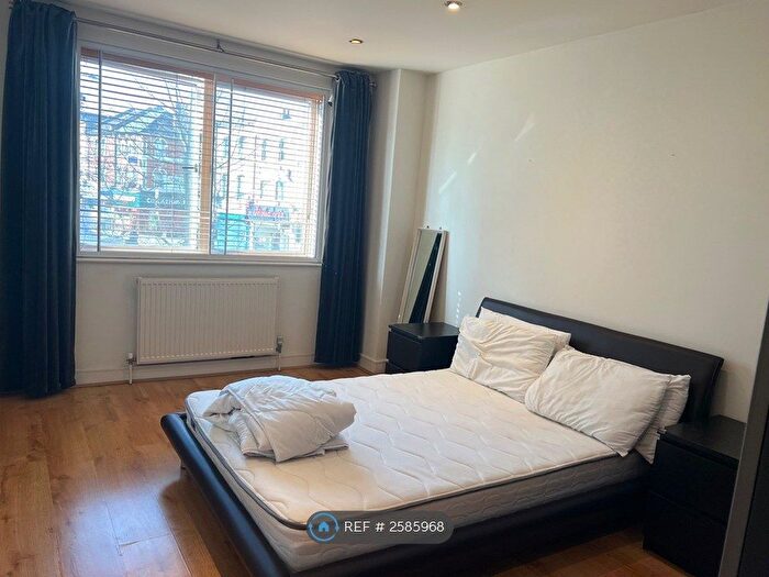 1 Bedroom Flat To Rent In The Coliseum, London, N8