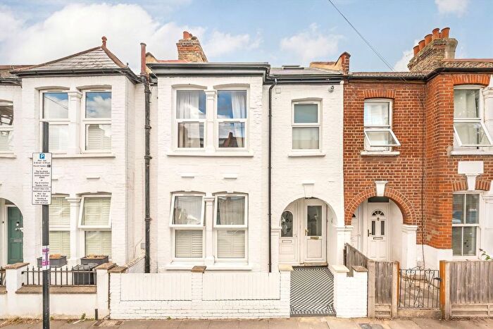 3 Bedroom Maisonette For Sale In Khartoum Road, Tooting, SW17