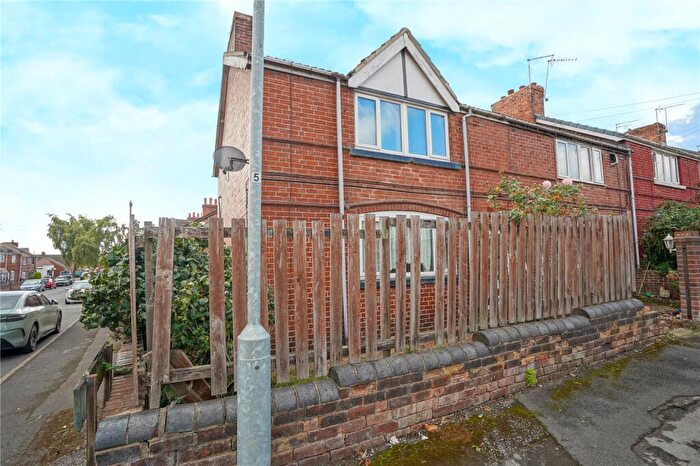 3 Bedroom End Of Terrace House For Sale In Byron Road, Maltby, Rotherham, South Yorkshire, S66
