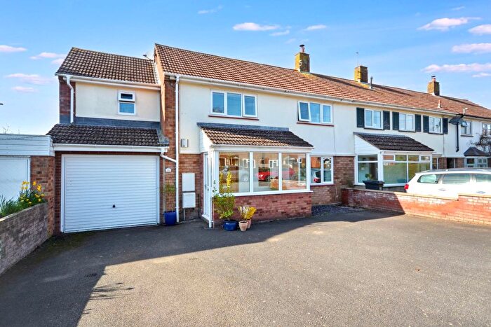 4 Bedroom End Terrace House For Sale In The Close, Eckington, Worcestershire, WR10
