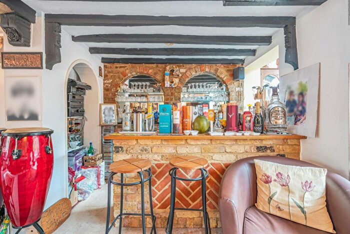 5 Bedroom Detached House For Sale In Old Howletts Lane, Ruislip, HA4