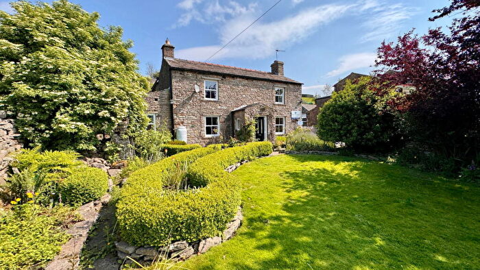 4 Bedroom Cottage For Sale In Sedbusk, Hawes, DL8