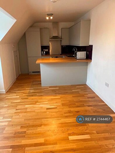 1 Bedroom Flat To Rent In High Street, Banstead, SM7