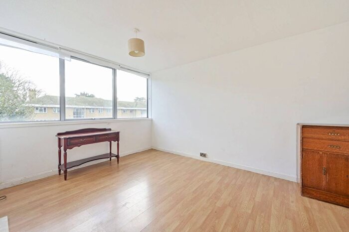 1 Bedroom Flat To Rent In Claudia Place, Southfields, London, SW19