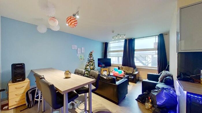 5 Bedroom House To Rent In South Parade, Nottingham, NG1