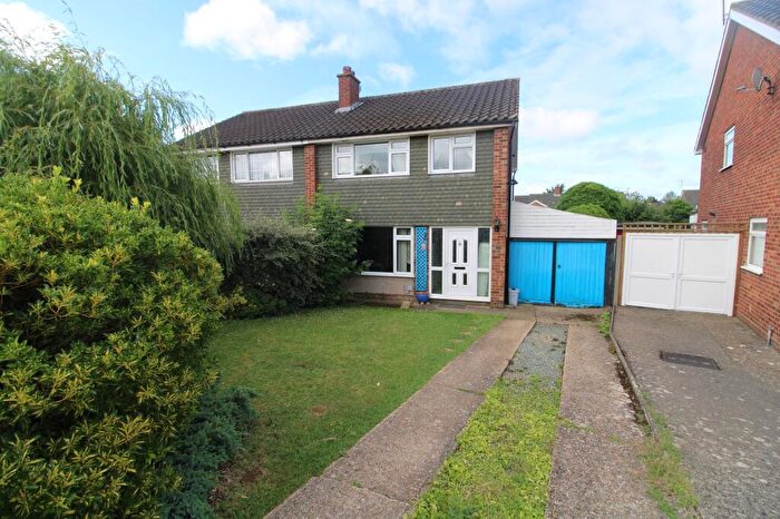 3 Bedroom Semi-Detached House For Sale In Pevensey Road, Bedford, MK41