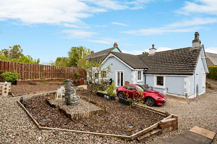 3 Bedroom Semi-Detached Bungalow For Sale In Church Lane, Methven, PH1