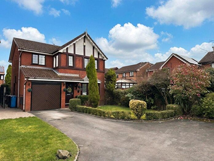3 Bedroom Detached House For Sale In Weatherly Close, Oldham, OL8