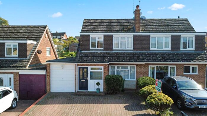 3 Bedroom Semi-Detached House For Sale In Hill Brow, Bearsted, Maidstone, ME14