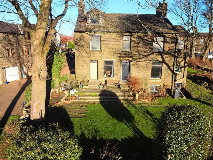 4 Bedroom Semi Detached House For Sale In New Hey Road, Mount, HD3