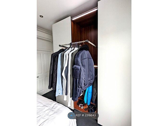 1 Bedroom Flat To Rent In West Smithfield, London, EC1A