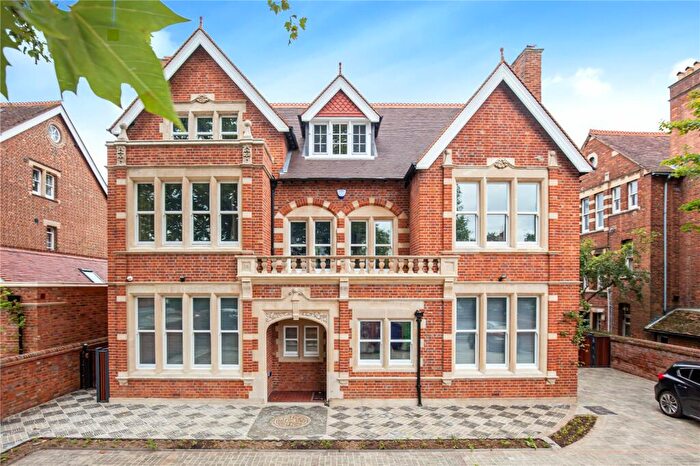 2 Bedroom Apartment To Rent In Banbury Road, Oxford, Oxfordshire, OX2