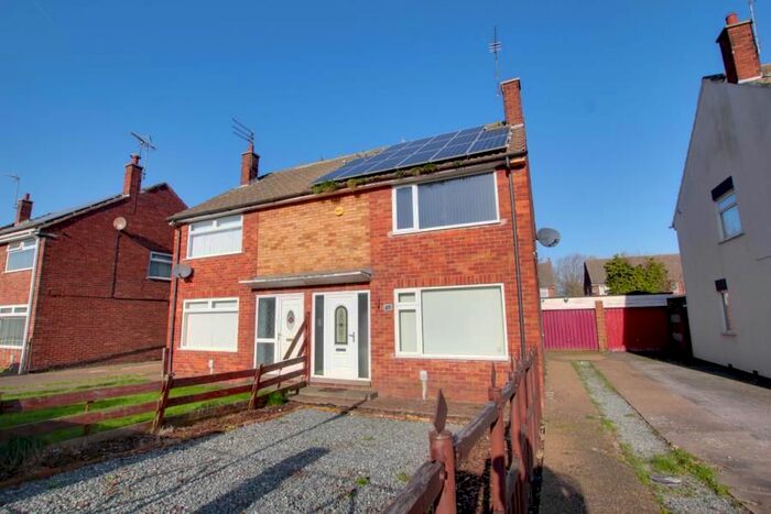 3 Bedroom Semi-Detached House To Rent In Th Avenue, Hull, HU6