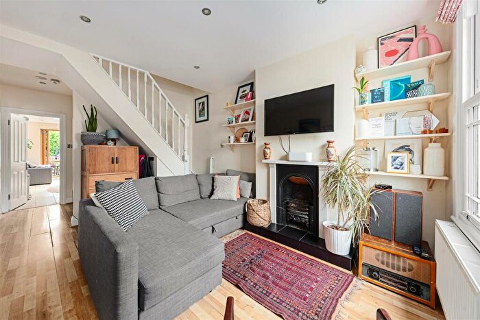 2 Bedroom Cottage For Sale In Maynard Road, Walthamstow, London, E17