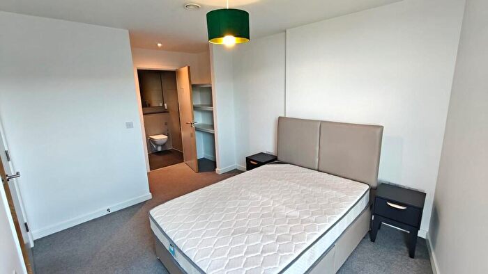 2 Bedroom Apartment To Rent In Vox, M15