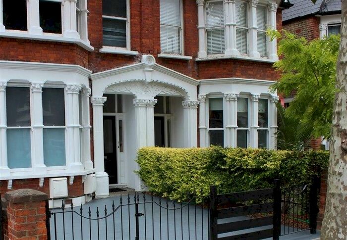 2 Bedroom Flat To Rent In Inchmery Road, Catford, SE6