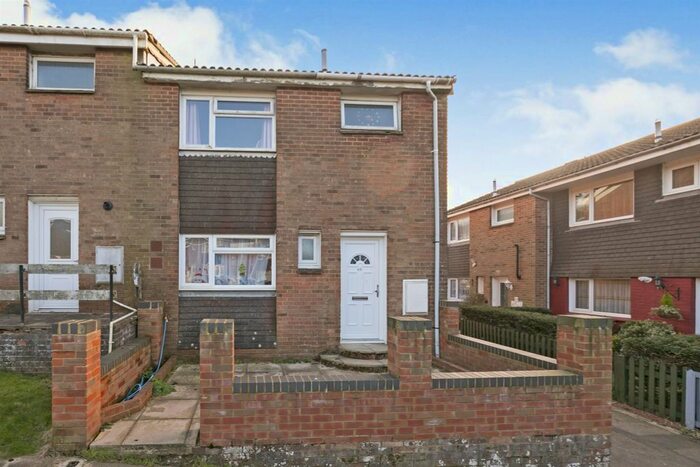 3 Bedroom Semi-Detached House For Sale In Ditchling Drive, Hastings, TN35