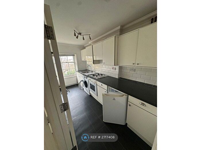 2 Bedroom Flat To Rent In Stratheden Road, London, SE3