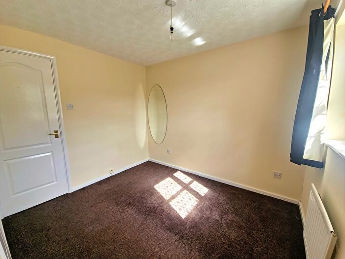 2 Bedroom Town House To Rent In Speedwell Drive, Hamilton, Leicester, LE5