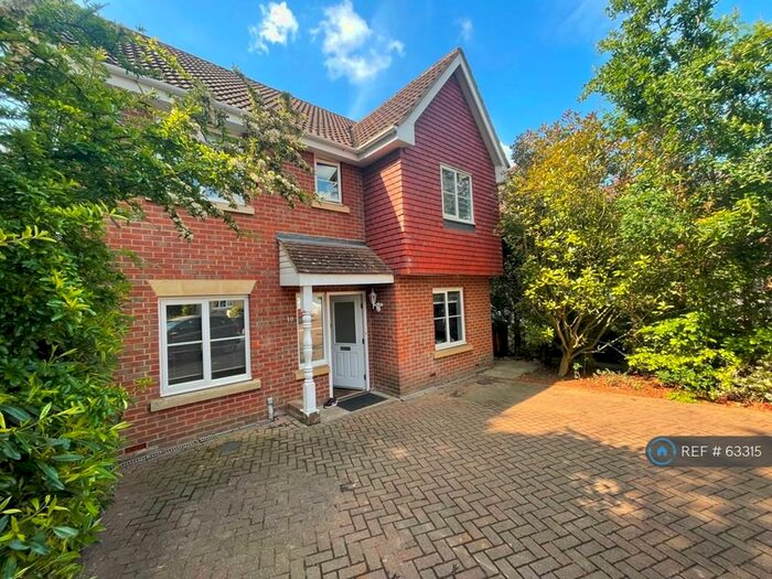 4 Bedroom Detached House To Rent In Tates Way, Stevenage, SG1