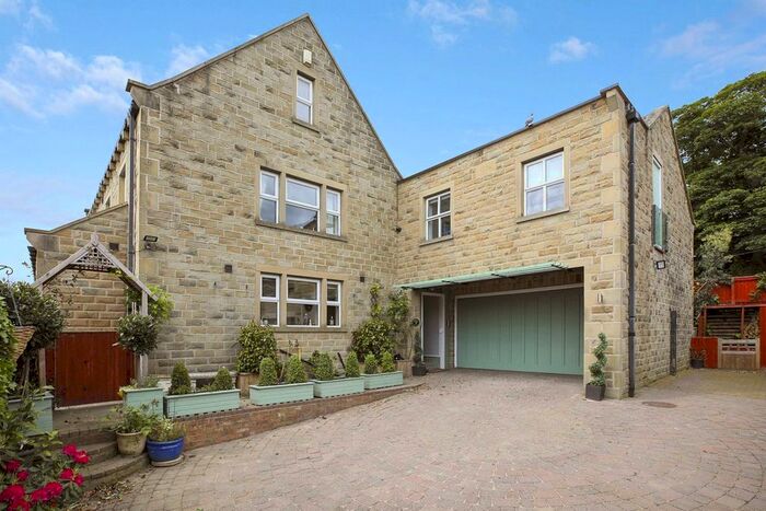 5 Bedroom Detached House For Sale In Stoneroyd Farm, Flockton, Wakefield, WF4