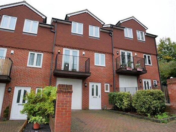 4 Bedroom House To Rent In Ashtree Court, Chatham, ME5