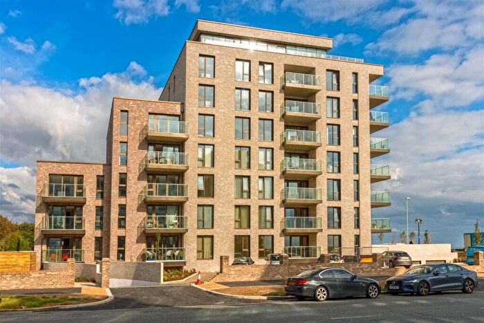 2 Bedroom Flat To Rent In Calista, West Parade, Worthing, BN11