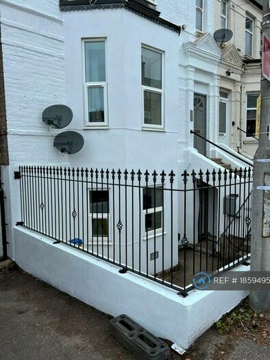 2 Bedroom Flat To Rent In St. Swithuns Road, Bournemouth, BH1