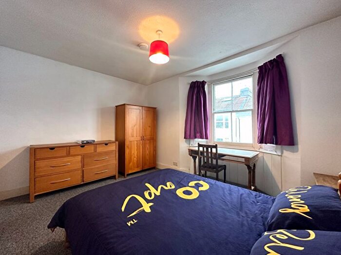 3 Bedroom Terraced House To Rent In Edinburgh Road, Brighton, BN2