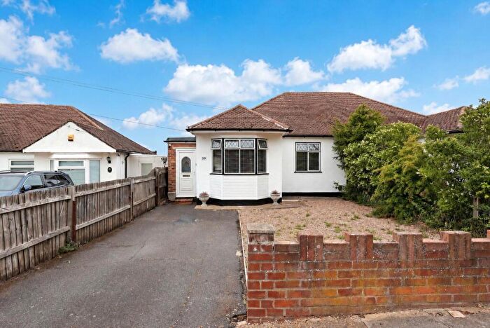 3 Bedroom Semi-Detached Bungalow For Sale In Chalk Pit Avenue, Orpington, BR5