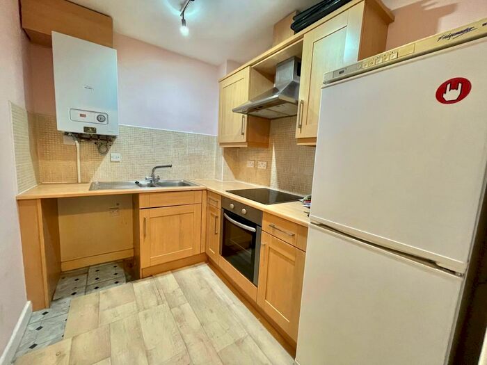 1 Bedroom Flat To Rent In Rosea Court, BH5