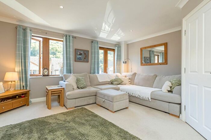 3 Bedroom Semi-Detached House For Sale In Old Mill Lane, Thongsbridge, Holmfirth, HD9