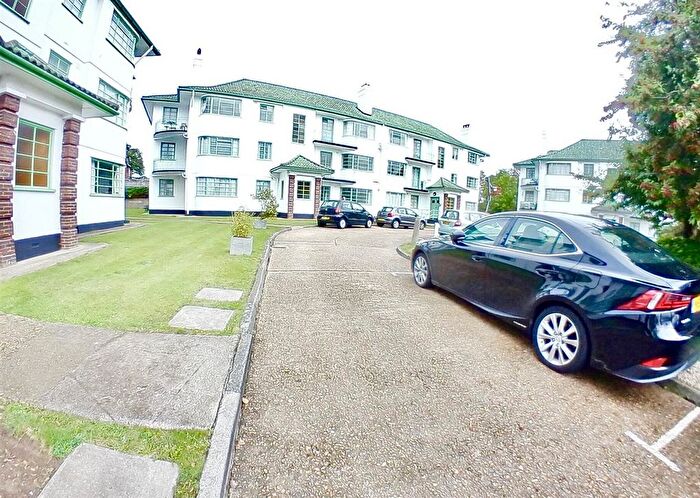 2 Bedroom Flat To Rent In Capel Gardens, Pinner, HA5