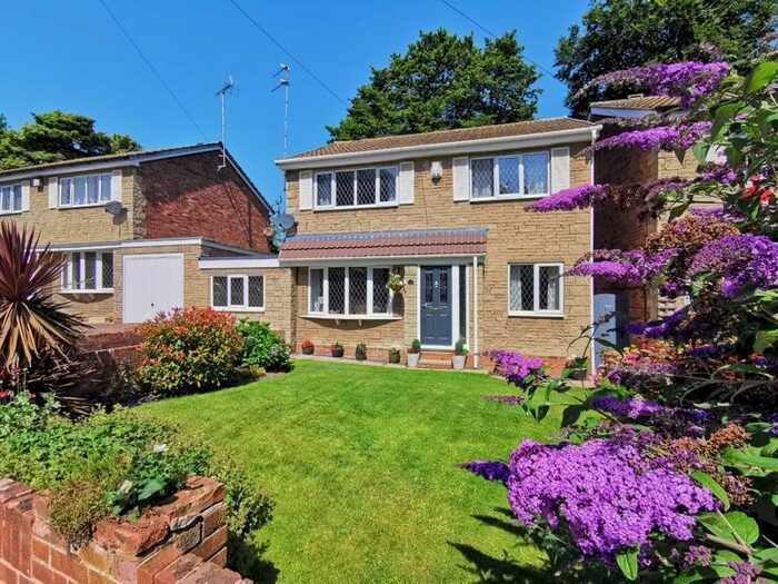 Houses for sale & to rent in WF7 7PA, Denton Gardens, Ackworth, North