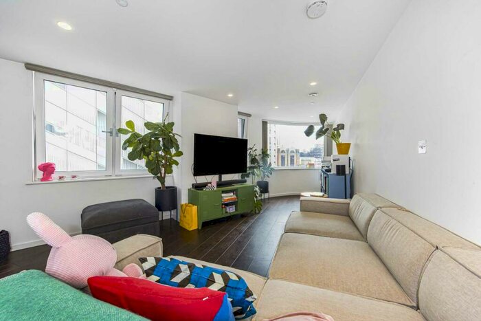 2 Bedroom Flat To Rent In City Road, Old Street, EC1V