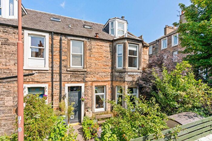 3 Bedroom Flat For Sale In Fingzies Place, Leith Links, Edinburgh, EH6