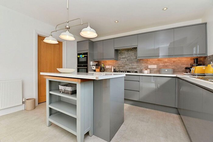 4 Bedroom Detached House To Rent In Segensworth Road, Fareham, PO15