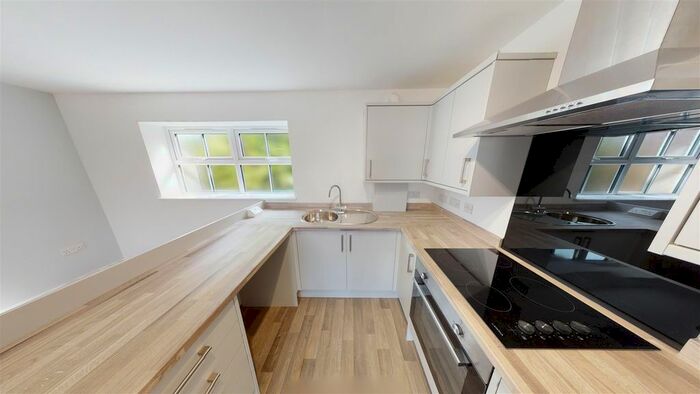 1 Bedroom Flat To Rent In Connaught Road, Sittingbourne, ME10