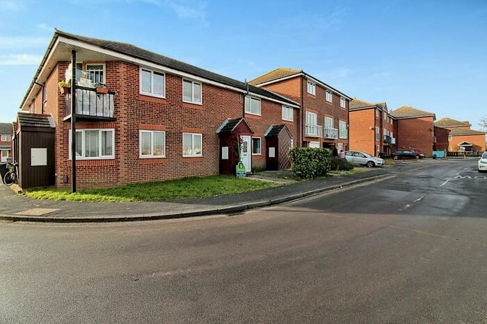 2 Bedroom House To Rent In Alver Bridge View, Gosport, Hampshire, PO12