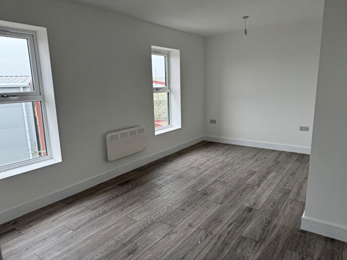 2 Bedroom Apartment To Rent In Garsington Road, Oxford, Oxfordshire, OX4