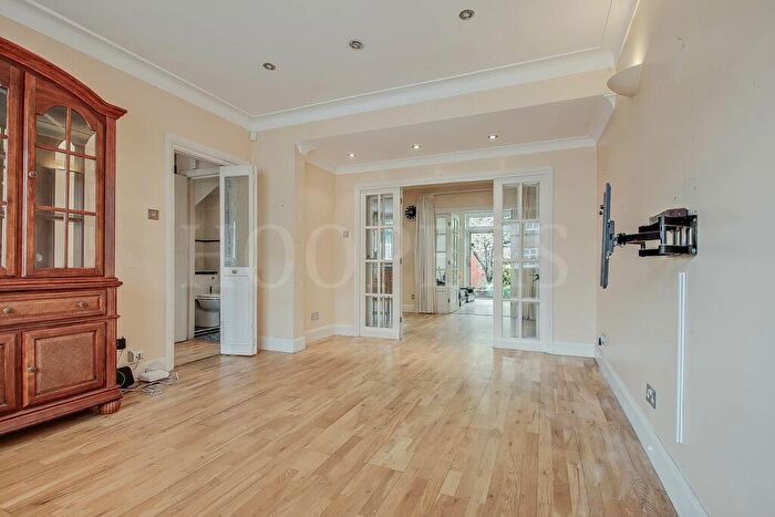3 Bedroom Terraced House For Sale In St Raphaels Way, London, NW10